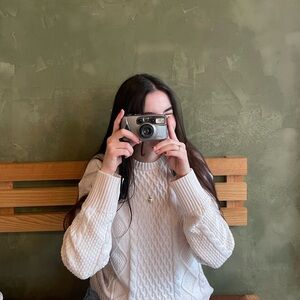 Meet your Posher, Abi